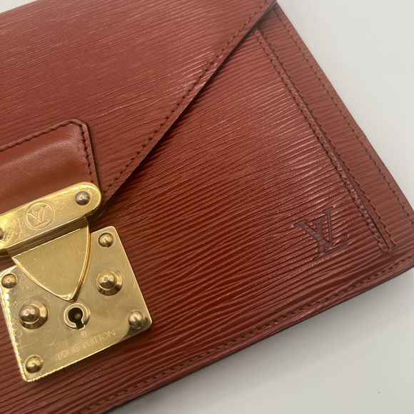 Louis Vuitton Epi Dragonne clutch Kenya brown EUC - Picture 6 of 16